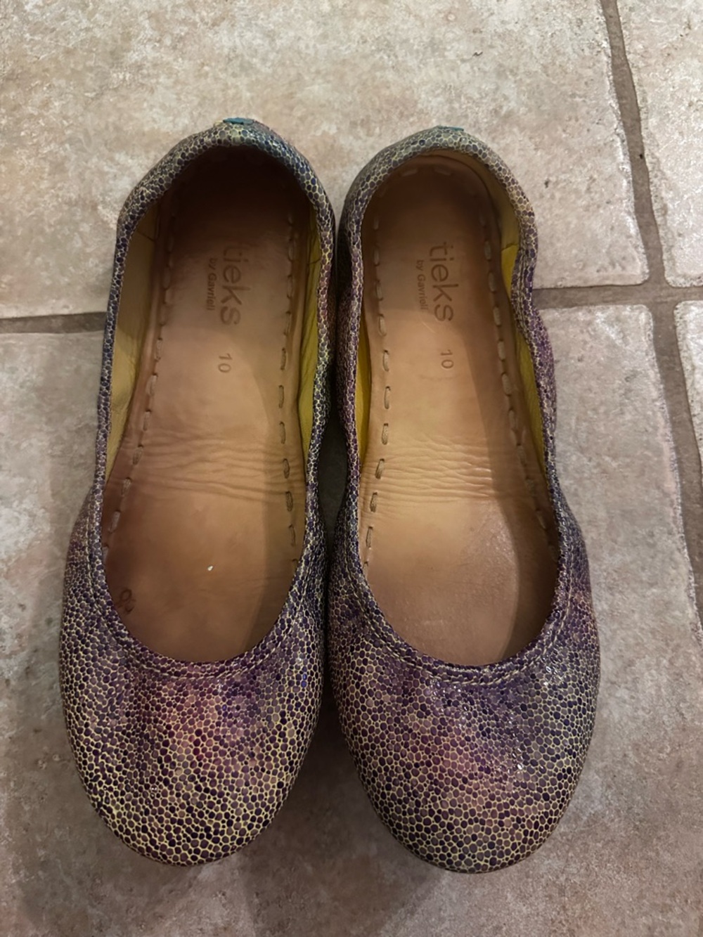 TOSCANI TIEKS. RARE FIND. DISCONTINUED. Size 10
